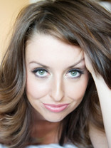 Person who looks like Elizabeth Hurley