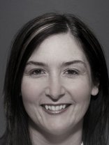 Person who looks like Perrey Reeves