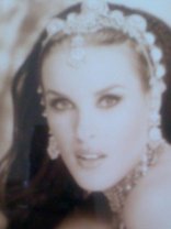 Person who looks like Kathleen Robertson