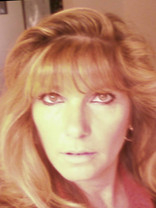 Person who looks like Cheryl Tiegs