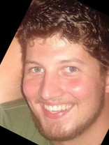 Person who looks like Peter Facinelli