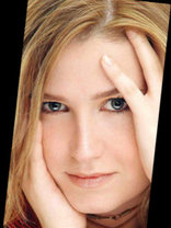 Person who looks like Elisabeth Shue