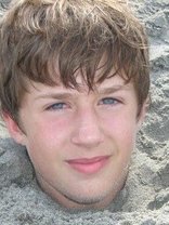 Person who looks like Benjamin McKenzie
