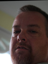 Person who looks like Kiefer Sutherland