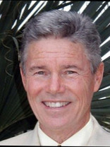 Person who looks like Pierce Brosnan