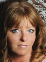 Person who looks like Cheryl Tiegs