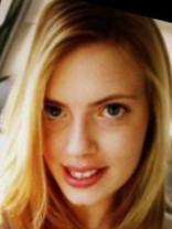 Person who looks like Scarlett Johansson