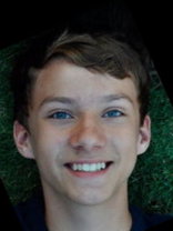 Person who looks like Jeremy Sumpter