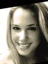 Person who looks like Daisy Fuentes