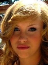 Person who looks like Anna Faris