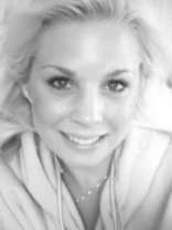 Person who looks like Samantha Mathis