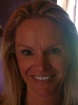 Person who looks like Janice Dickinson