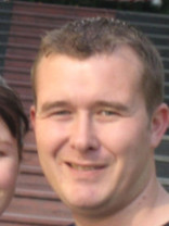 Person who looks like Donnie Wahlberg