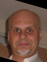 Person who looks like Joe Pantoliano