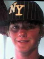 Person who looks like Drake Bell