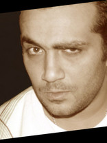 Person who looks like Julian McMahon