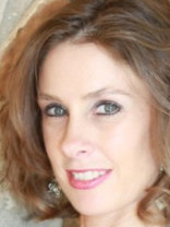 Person who looks like Jamie Lee Curtis