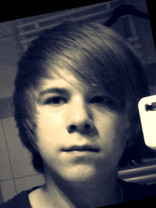 Person who looks like Drake Bell