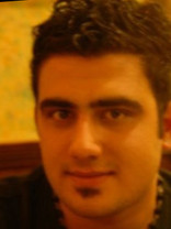 Person who looks like Bobby Cannavale