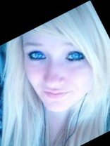 Person who looks like Taylor Swift