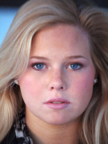 Person who looks like Claudia Schiffer