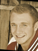 Person who looks like Topher Grace