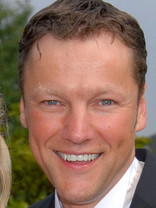 Person who looks like Ian Ziering