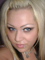 Person who looks like Gwen Stefani