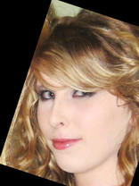 Person who looks like Taylor Swift
