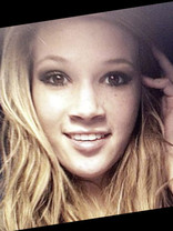 Person who looks like Carrie Underwood