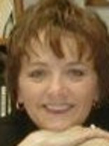 Person who looks like Reba McEntire