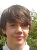 Person who looks like Drake Bell