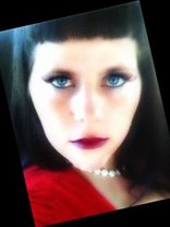 Person who looks like Fairuza Balk