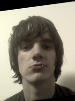 Person who looks like Drake Bell