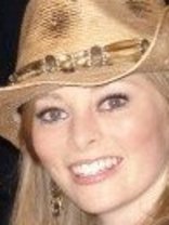 Person who looks like Elizabeth Banks