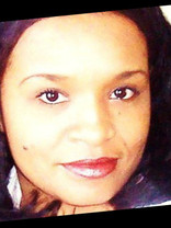 Person who looks like Gloria Reuben