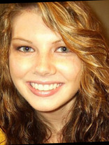 Person who looks like Taylor Swift