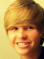 Person who looks like Cole & Dylan Sprouse