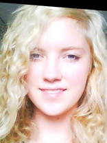 Person who looks like Taylor Swift