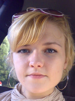 Person who looks like Kirsten Dunst