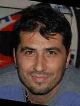 Person who looks like Kyle Chandler