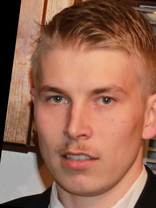 Person who looks like Justin Hartley