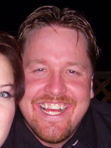 Person who looks like Donnie Wahlberg