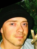 Person who looks like Danny Masterson