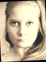 Person who looks like Laura Bailey (Model)