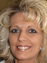 Person who looks like Faith Ford