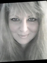 Person who looks like Kirstie Alley