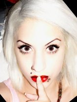 Person who looks like Gwen Stefani