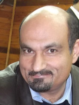 Person who looks like Stanley Tucci