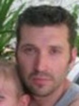 Person who looks like Donnie Wahlberg